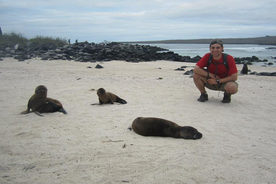 Paul Di Salvo &rsquo;13 visits the beaches in Ecuador