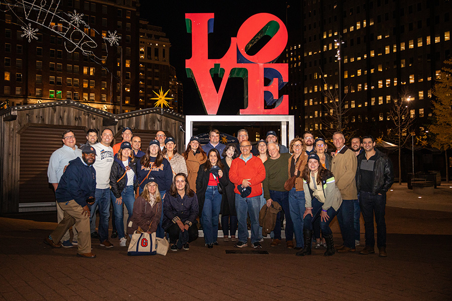 Gettysburgians take a photo at the LOVE sculpture 