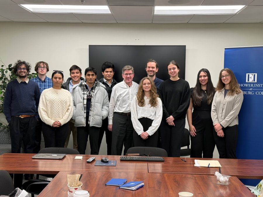 EI Senior Fellow John Austin (center) with students in Regions Matter seminar in D.C.
