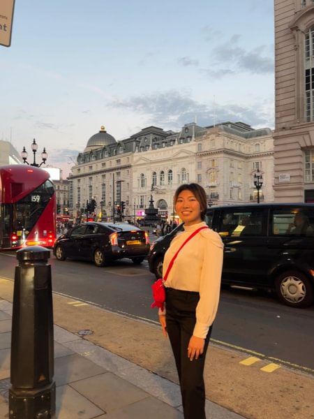 Hana Konno &rsquo;25 by Piccadilly Circus 